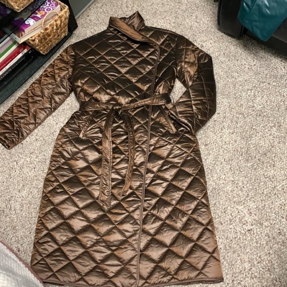 Gorgeous plus size puffer coat. Size XXL to 2 X. - Picture 5 of 11